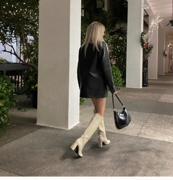 ZARA Leather Knee high boots in Bone. Size 6 - Picture 5 of 16